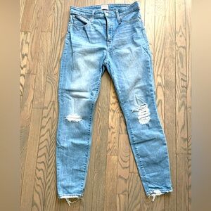 J Crew Curvy Toothpick Jean in light wash Sz 30